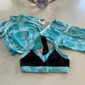 255. Rare Bebe Bundle Sport Set Size Small Tie Dye, Jacket, Sport Bra, Shorts